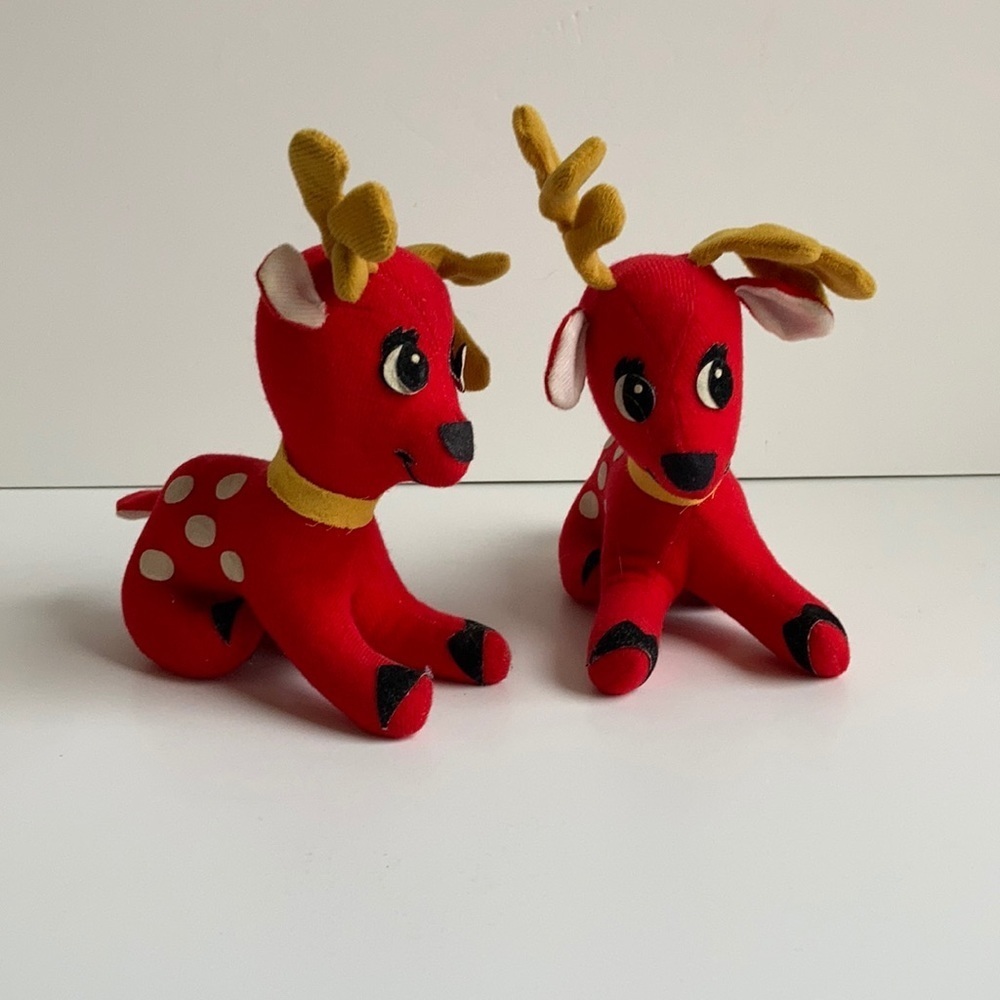 Vintage Fun World, Inc. Taiwan stuffed red reindeer white spots Christmas
